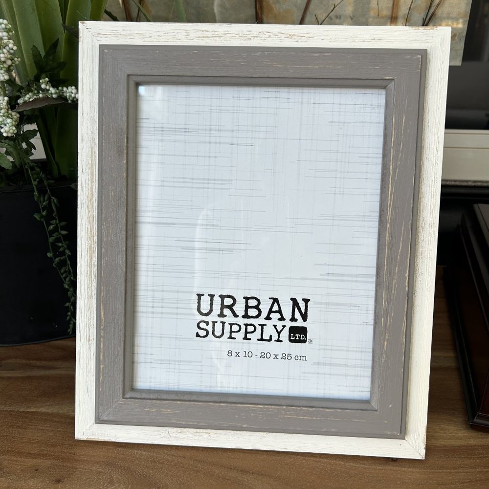 Home Decor 8x10 Distressed Picture Frame Grey/White Farmhouse NWOT